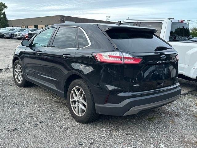 Used 2024 Black Ford SEL image 4