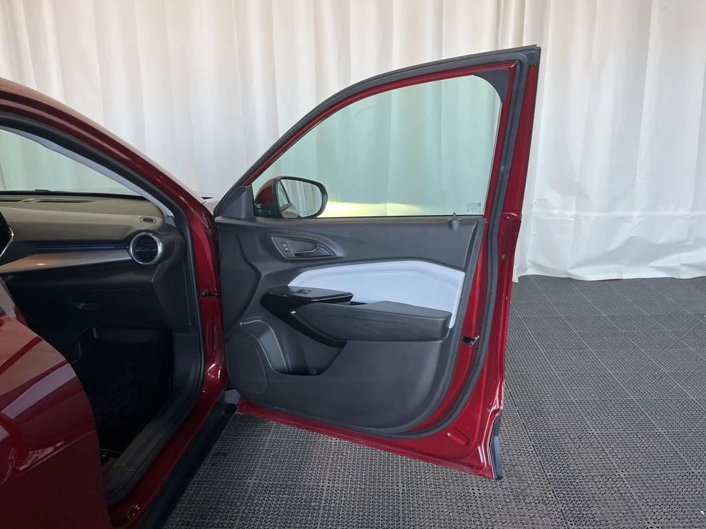 Used 2025 Red Chevrolet LT image 19