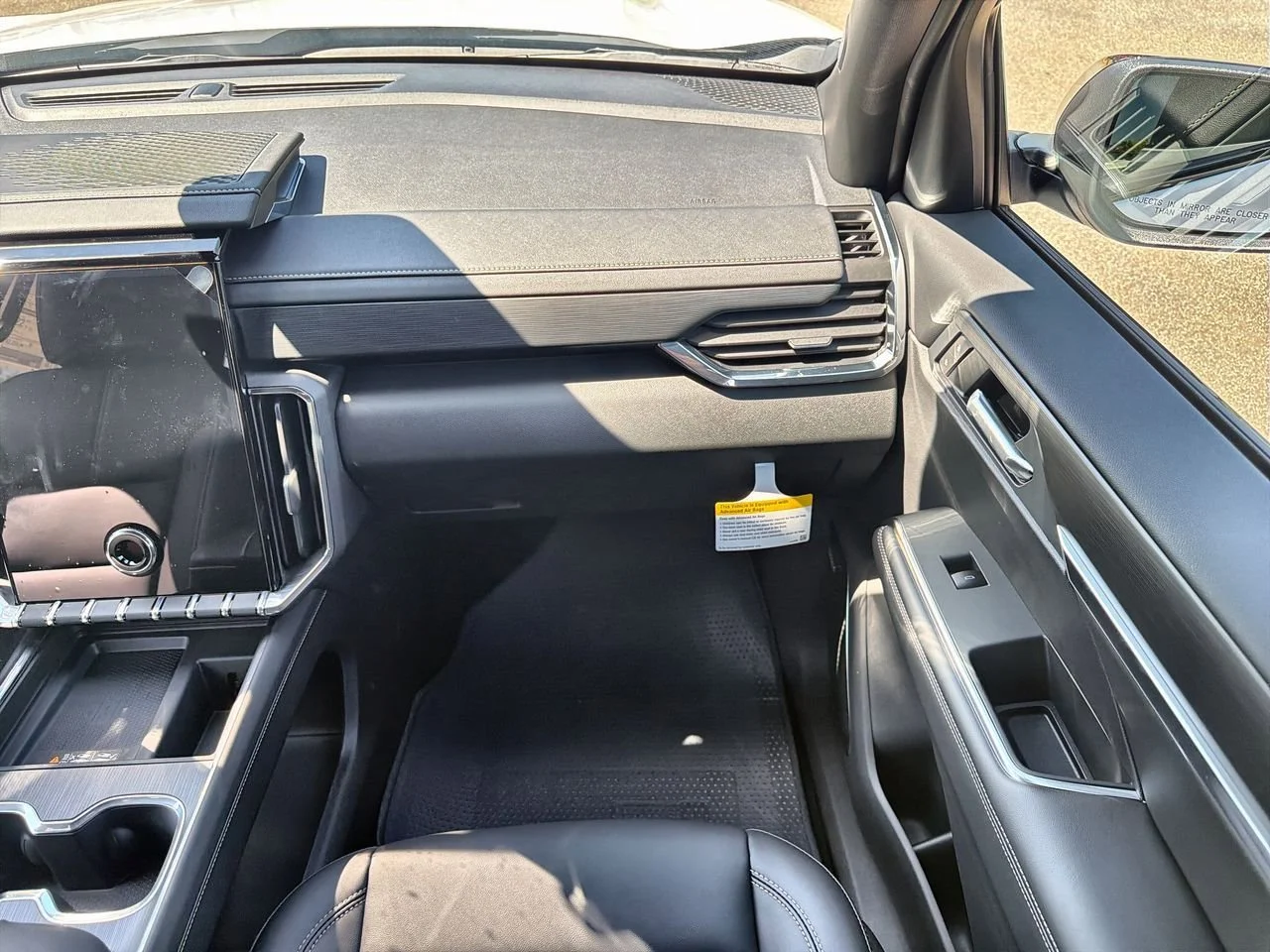 New 2026 Glacier White Tricoat GMC Elevation image 24