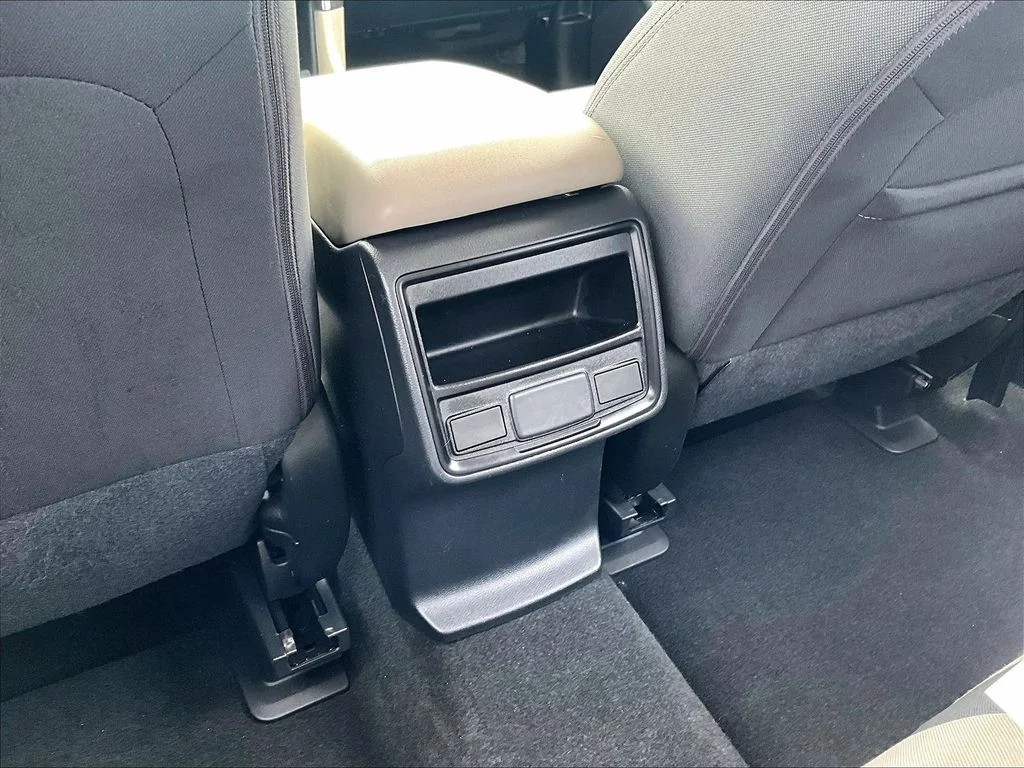 Used 2023 White Subaru Base image 34