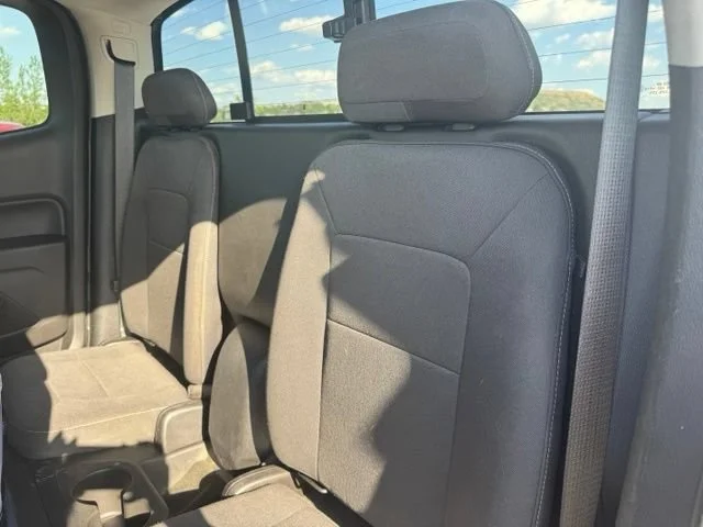 Used 2016 SILVER ICE METALLIC Chevrolet 4WD LT image 17
