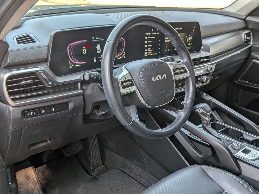 Used 2024 Black Kia S image 35