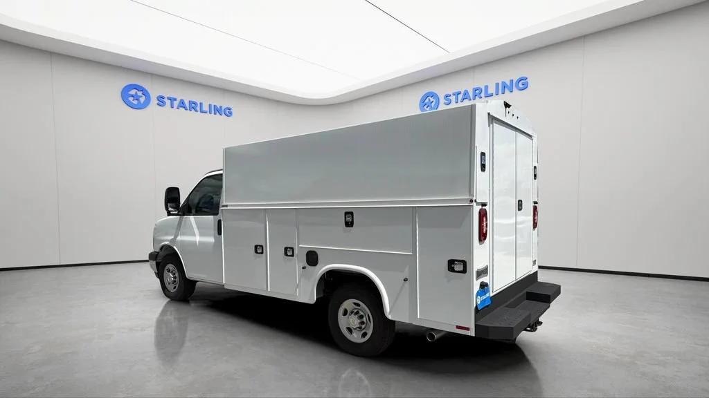 New 2026 Summit White Chevrolet 1WT image 4