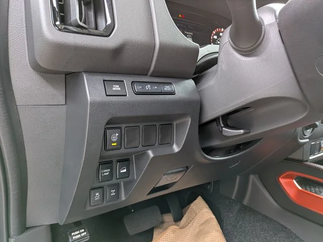 2025 Nissan Frontier PRO-4X - Photo 16