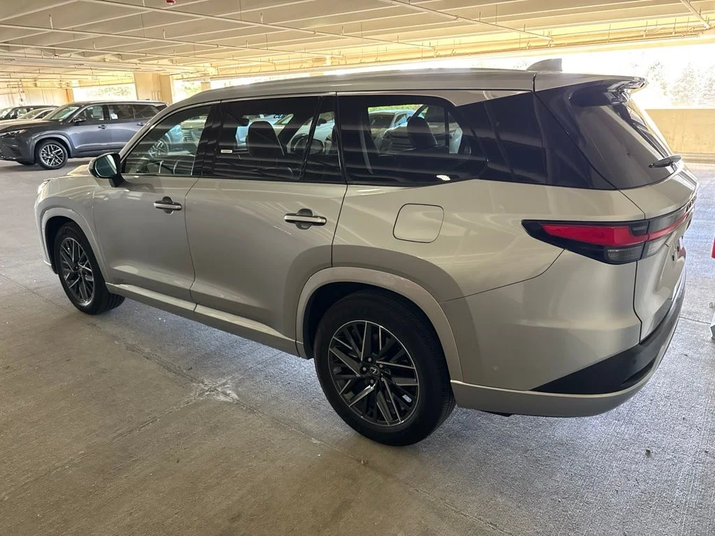 Used 2025 Silver Lexus 350 Premium image 4