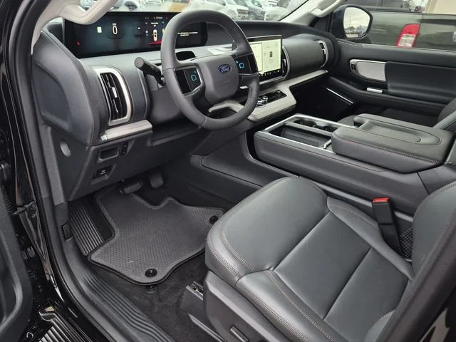 2025 Ford Expedition Active - Photo 13