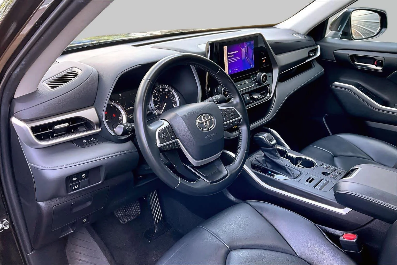 Used 2023 Midnight Black Metallic Toyota XLE image 17