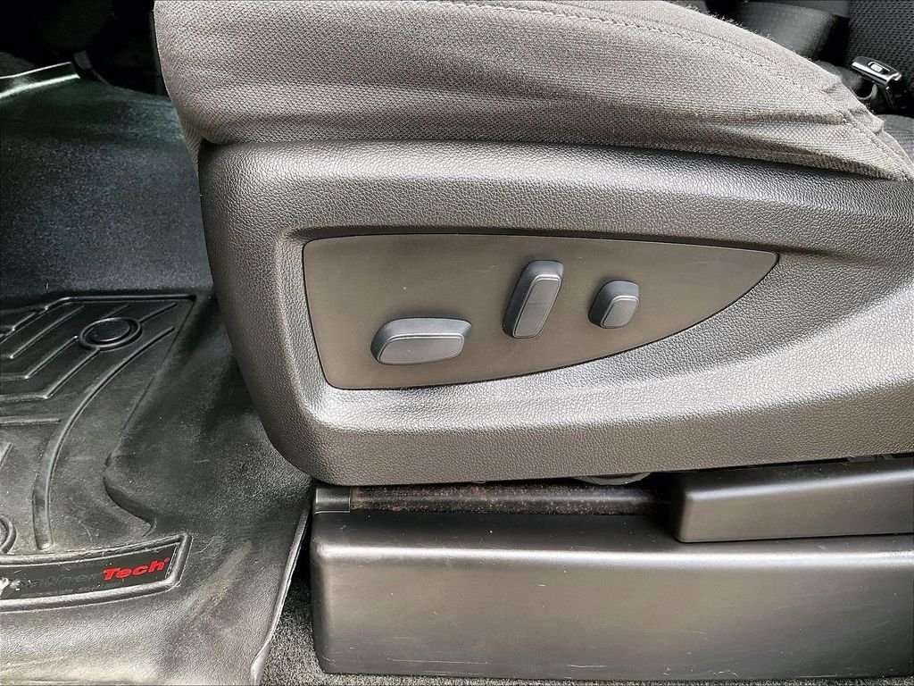 Used 2018 Black Chevrolet LT image 27