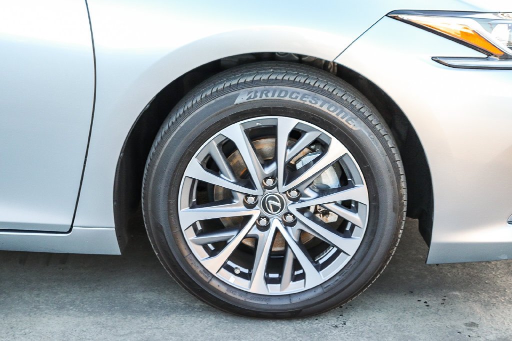 Used 2025 Iridium Lexus 350 image 10