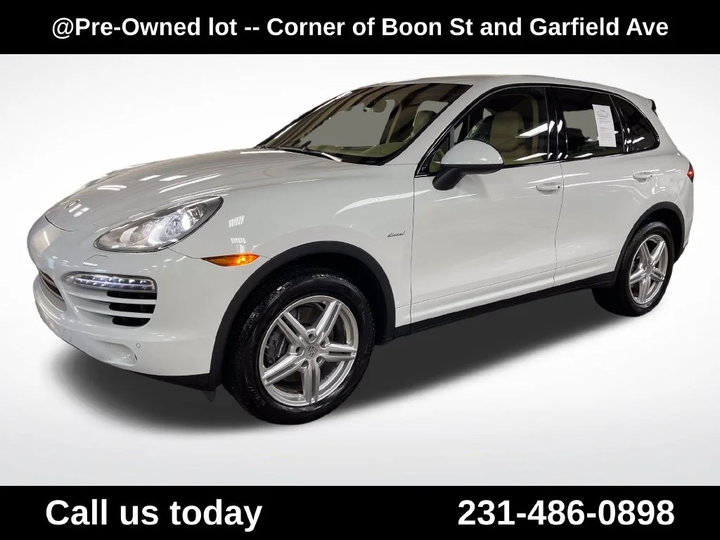Used 2013  Porsche Diesel image 1