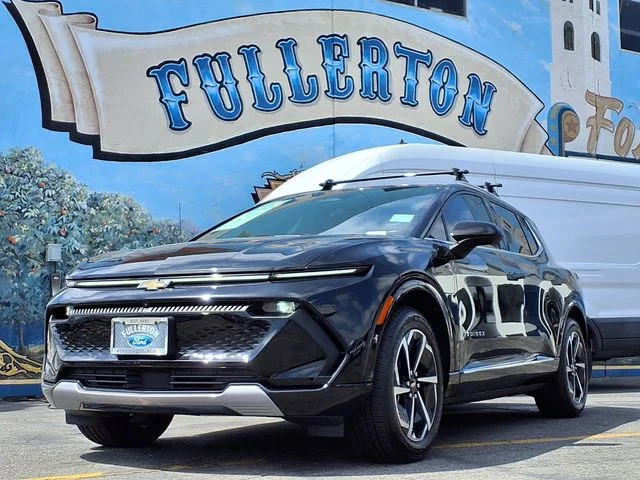 2025 Chevrolet Equinox EV 2LT FWD's photo