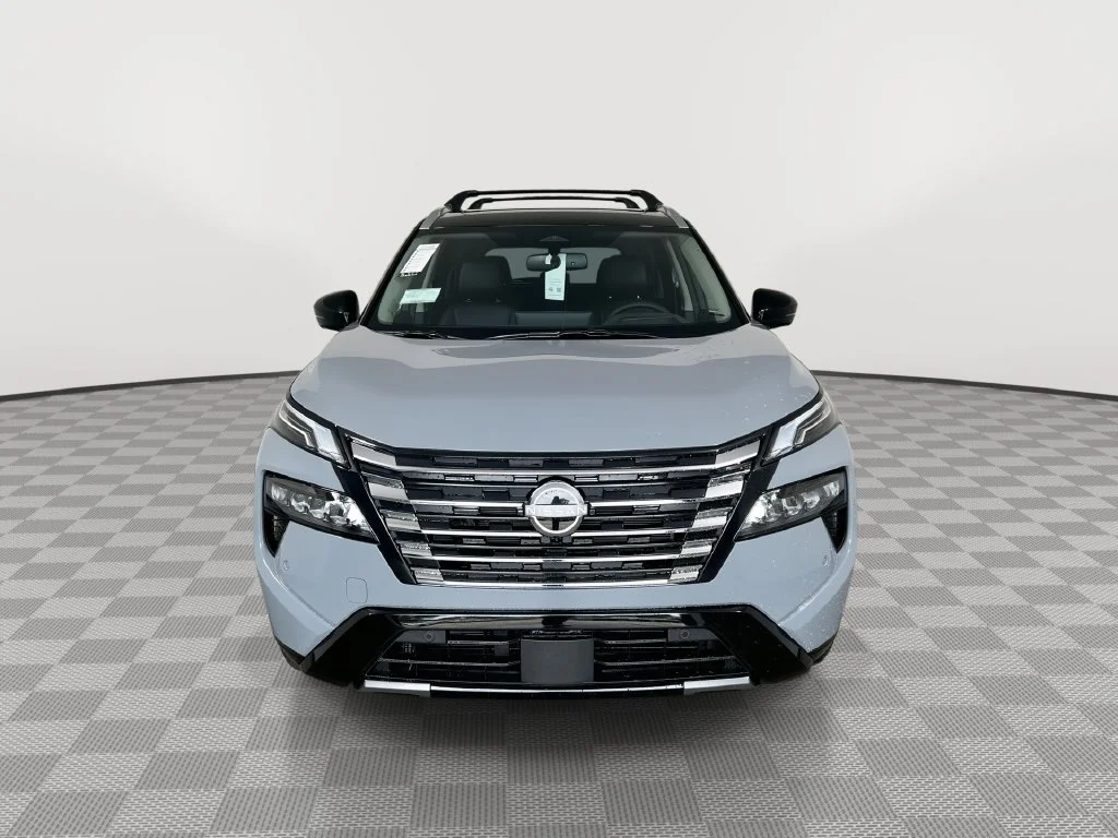 New 2026 Gray Nissan Platinum image 3