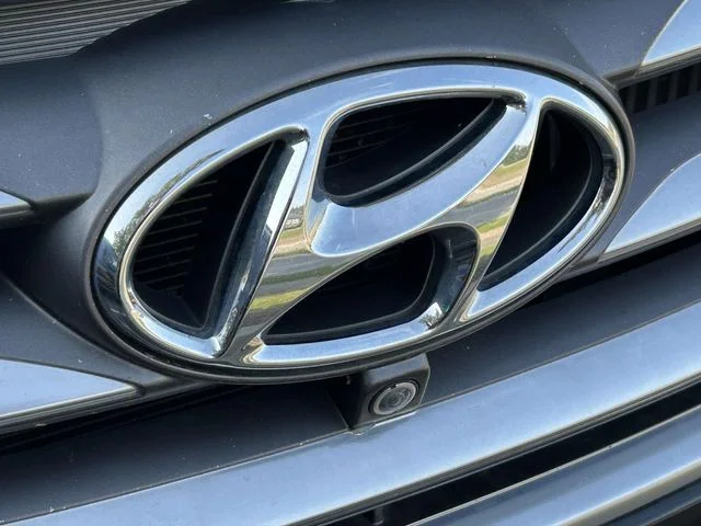 Used 2018 Black Hyundai 2.0T Ultimate image 9