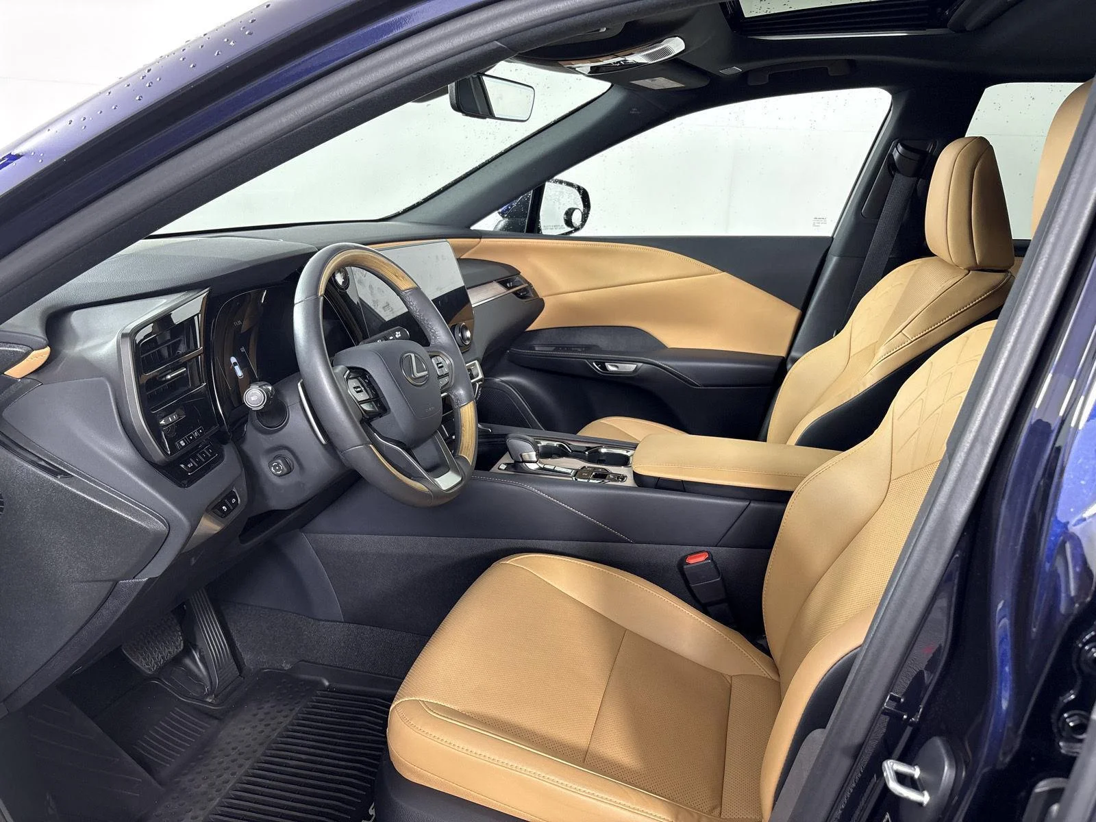 Used 2025 Nightfall Mica Lexus Premium image 5