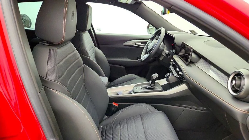 Used 2024 Alfa Rosso Alfa Romeo Ti EAWD w/ Power Moonroof image 14