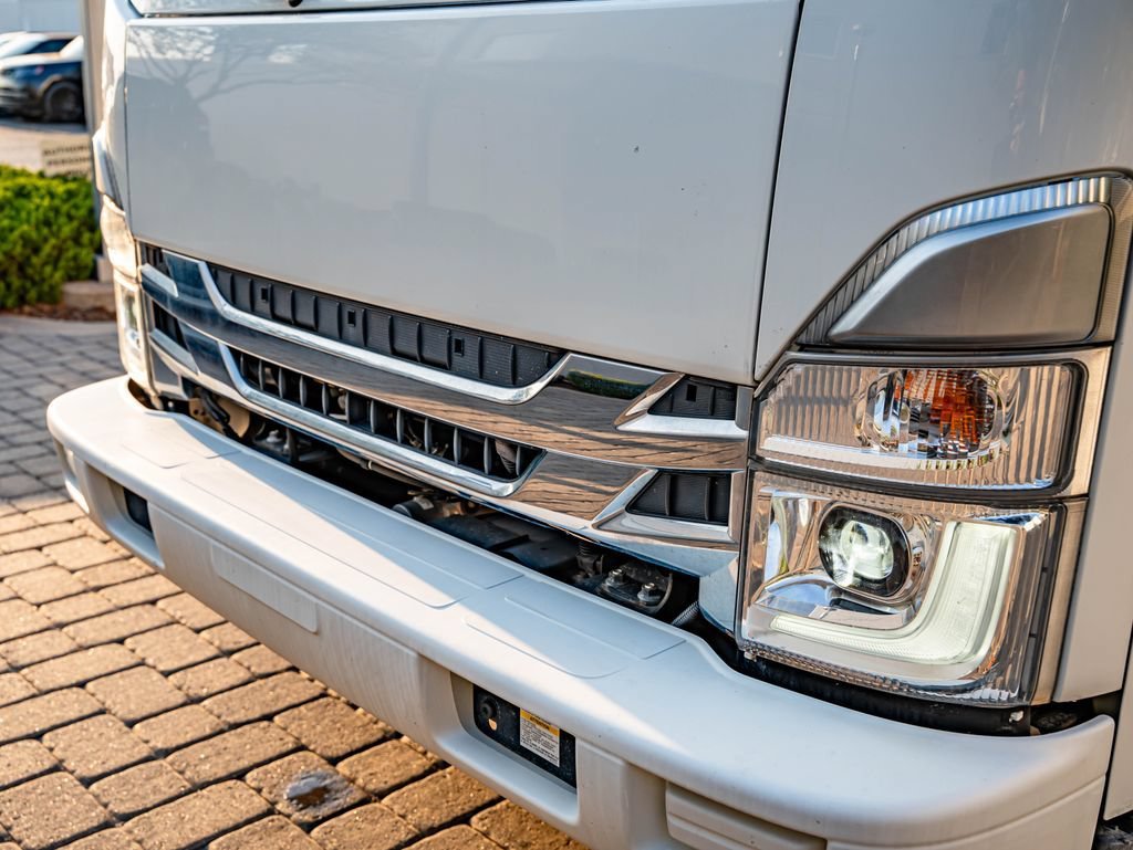 Used 2022 White Isuzu  image 3