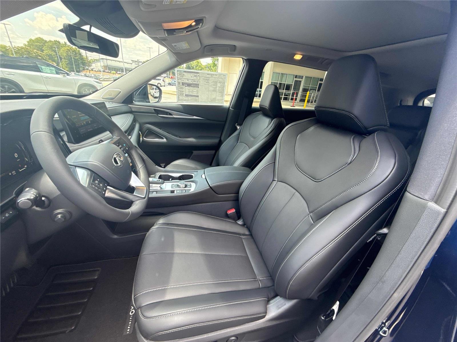 New 2027 GRAND BLUE INFINITI Luxe FWD image 11