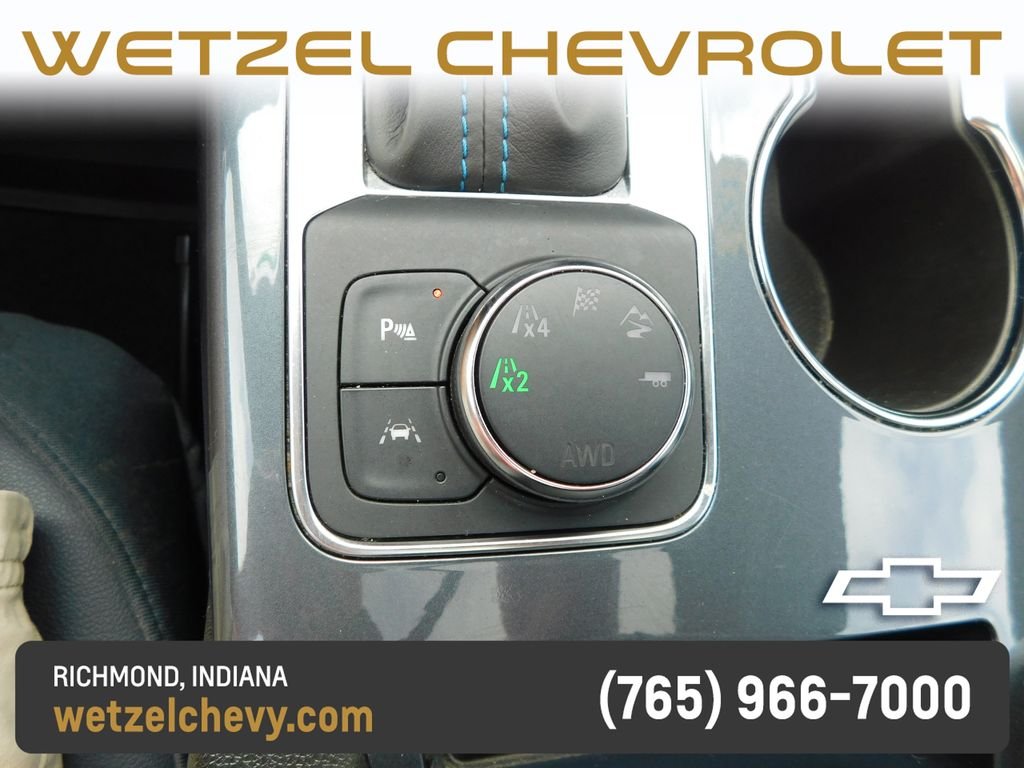 Used 2025 Gray Chevrolet RS image 39
