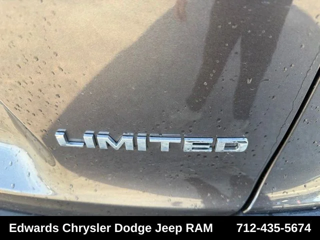 Used 2019 Gray Jeep Limited image 13