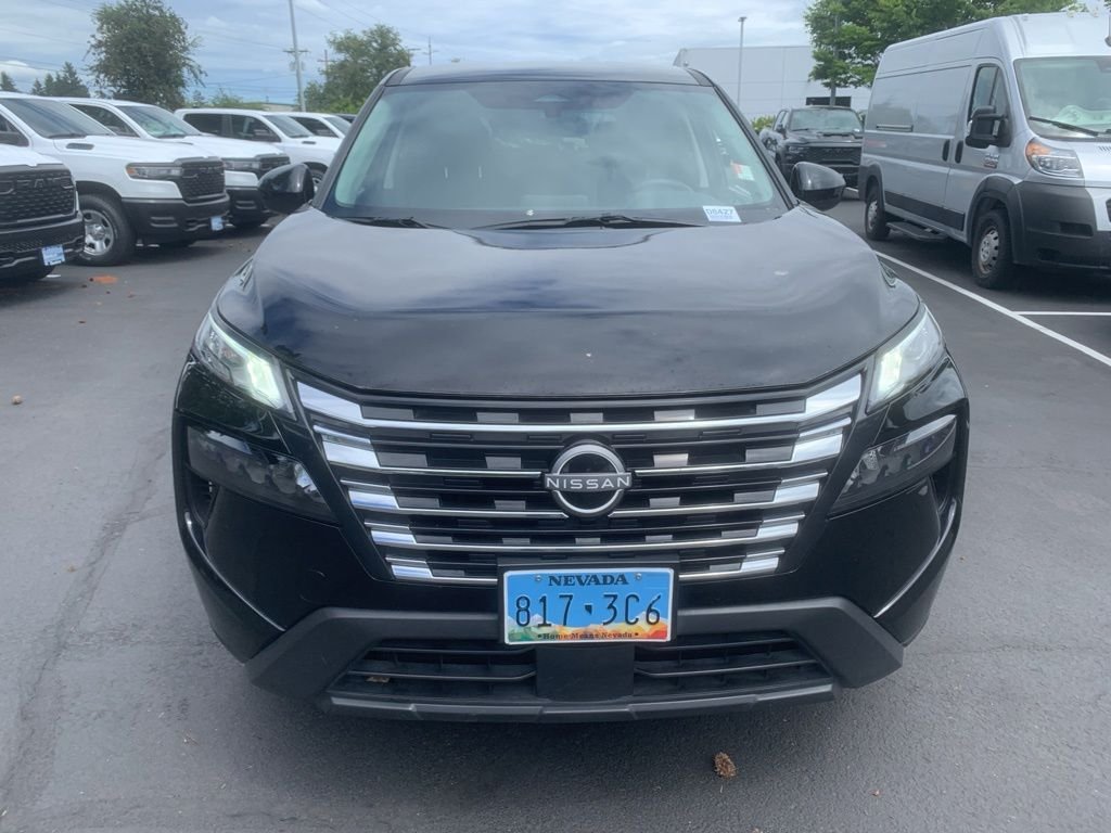 Used 2025 Super Black Nissan SV image 6