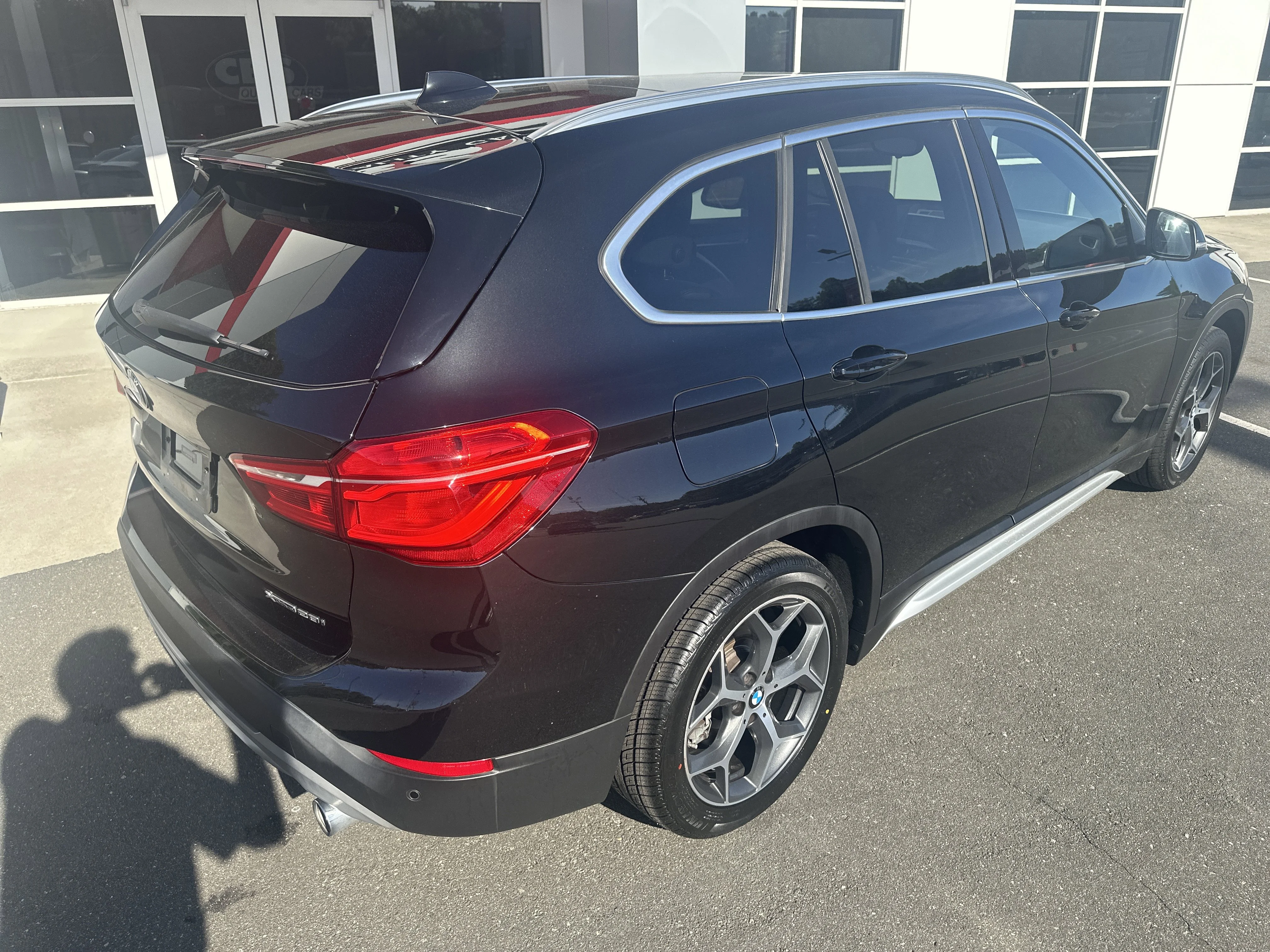 Used 2019 Black Sapphire Metallic BMW xDrive28i image 8