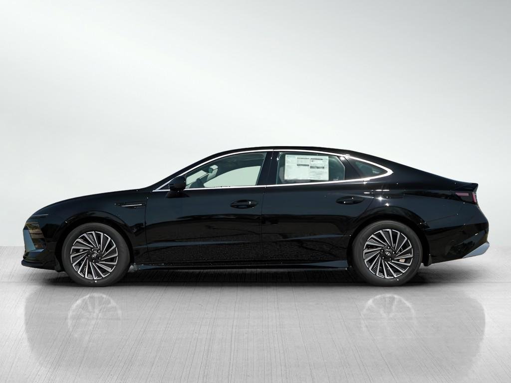 New 2026 Abyss Black Hyundai SEL FWD image 28