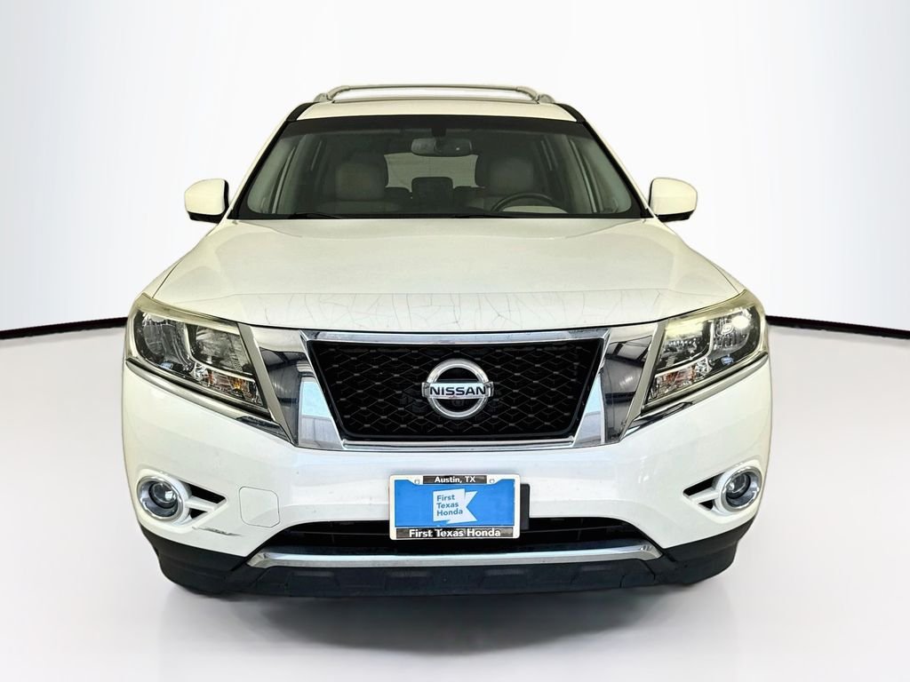 Used 2016 Pearl White Nissan Platinum image 2