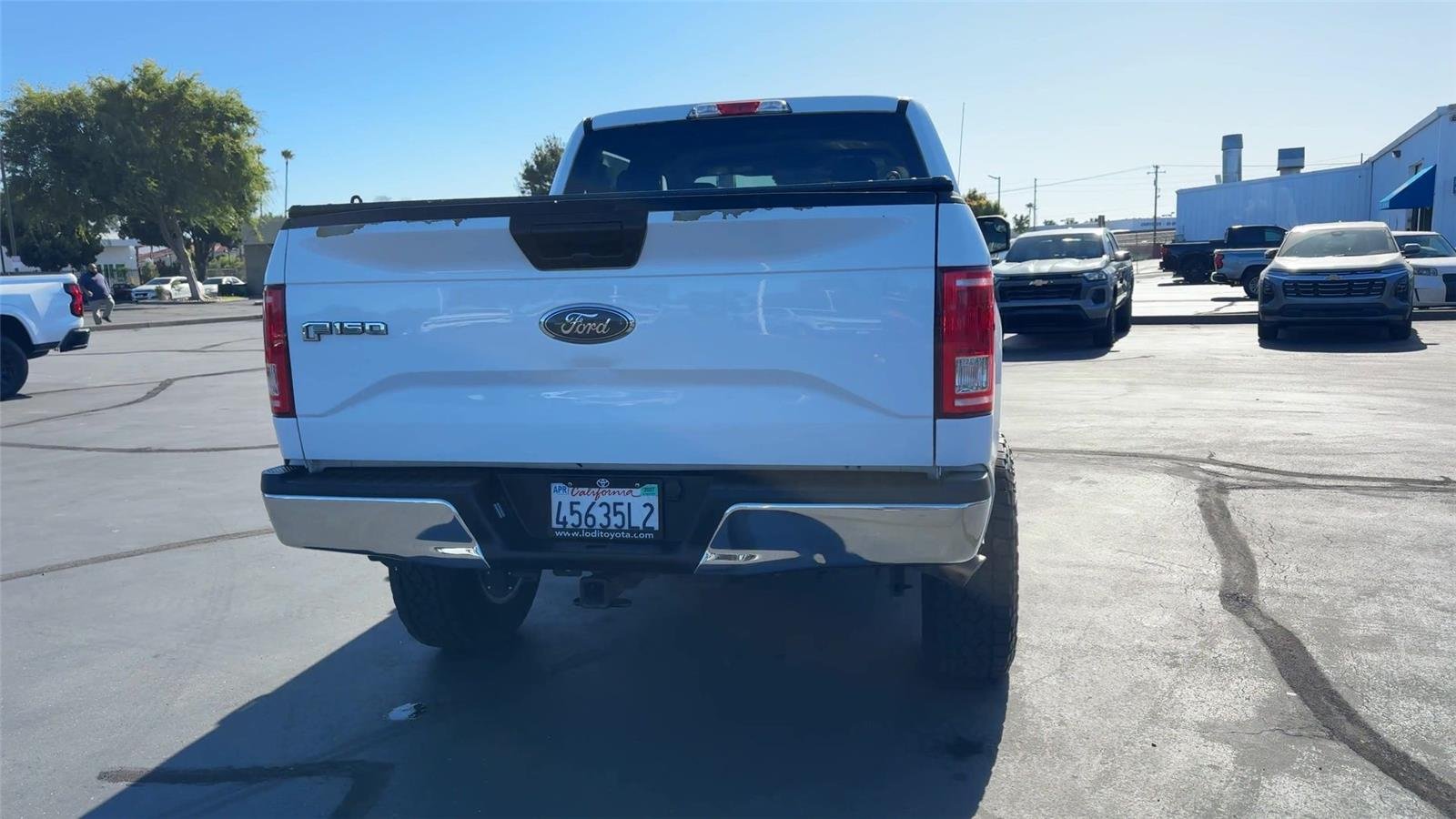 Used 2017 Gold Ford XLT image 2
