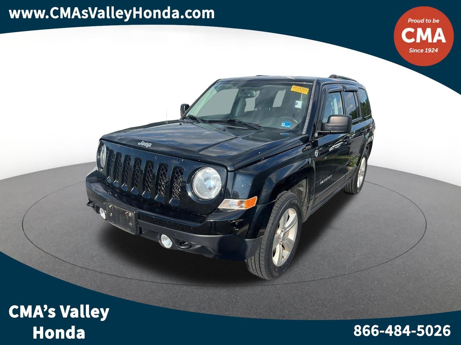 Used 2017 Black Clearcoat Jeep Latitude image 1