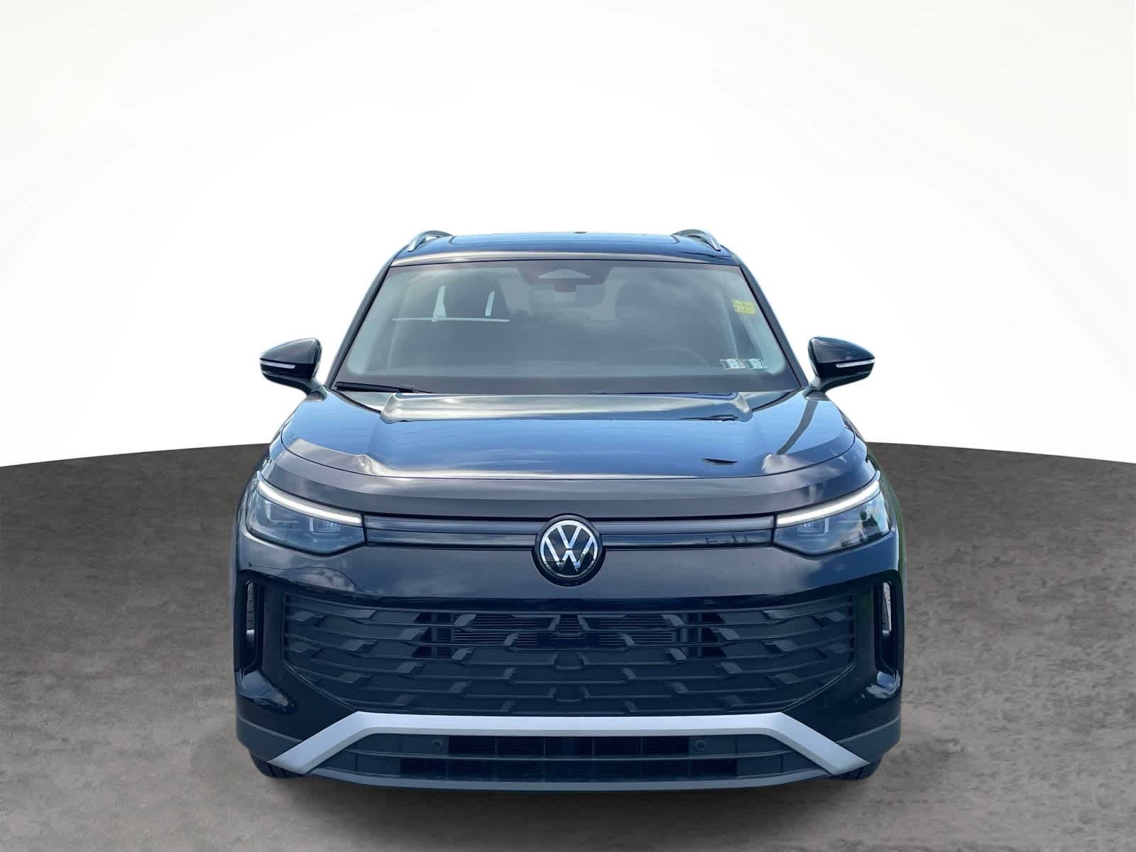 New 2026 Deep Black Pearl Volkswagen SE image 12