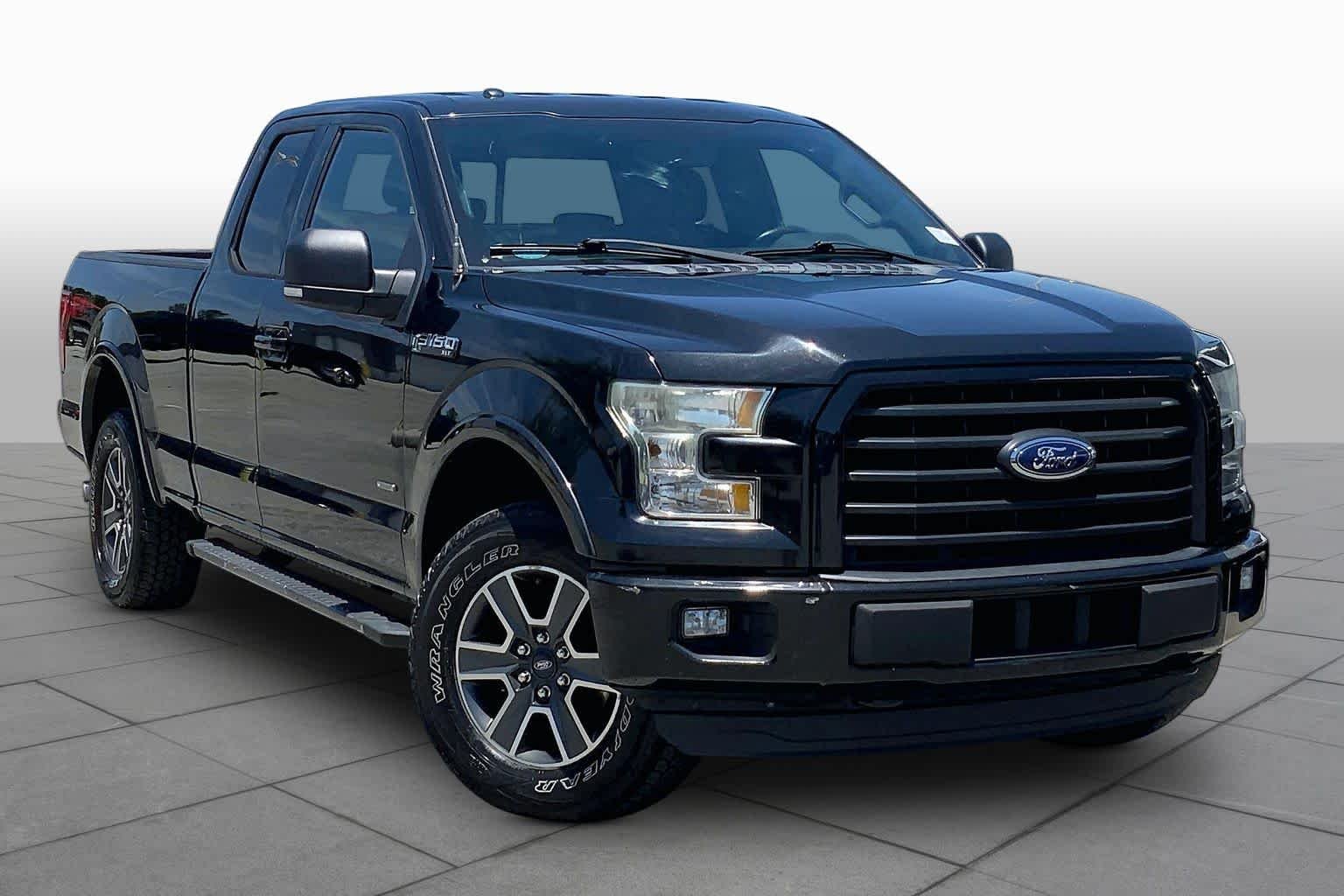 Used 2015 Tuxedo Black Metallic Ford XLT image 3