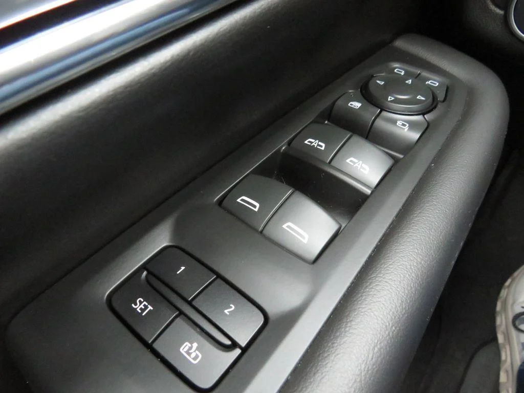Used 2023 Summit White Chevrolet LT image 31