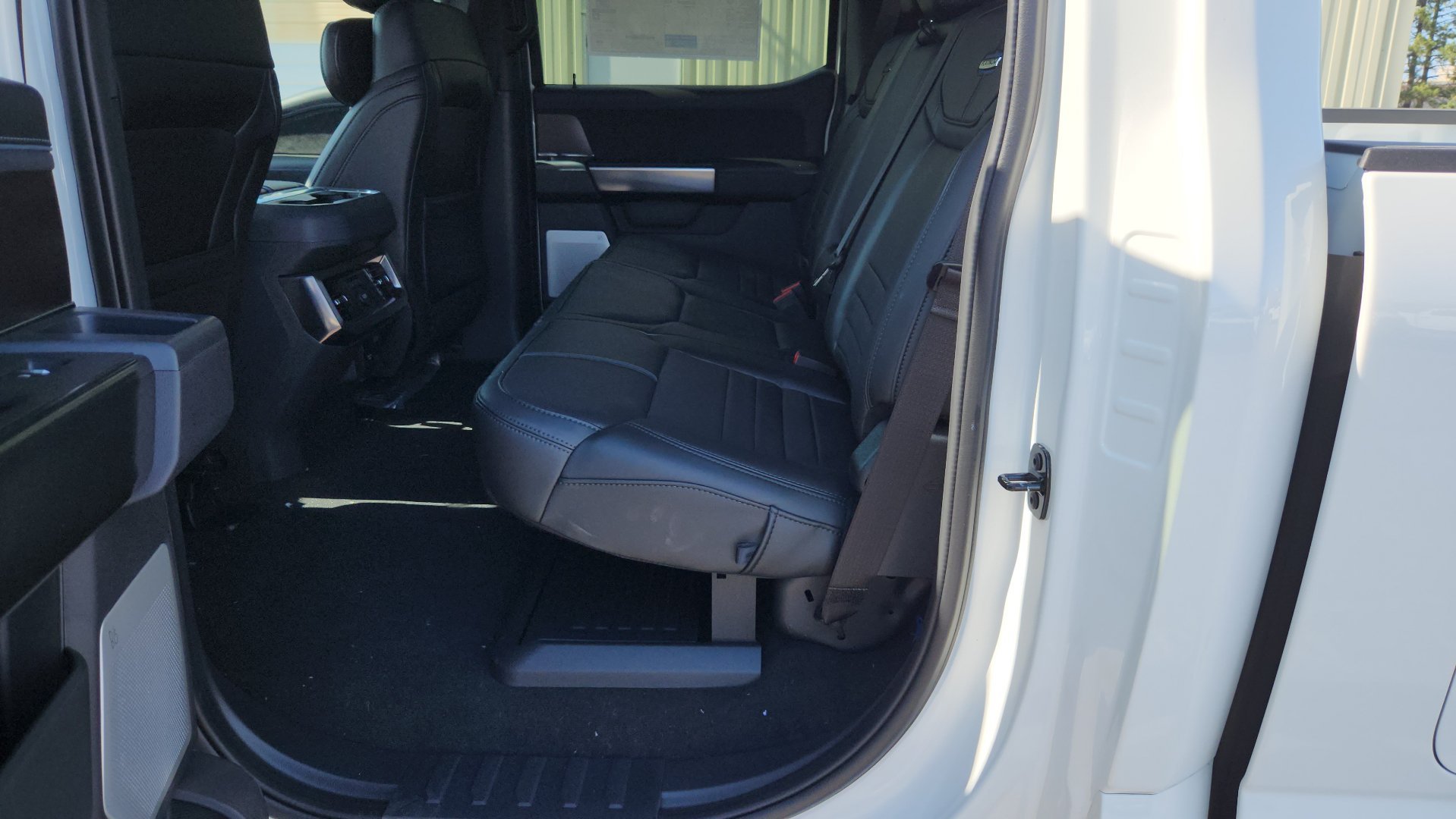 New 2026 Star White Metallic Tri-Coat Ford Platinum image 15