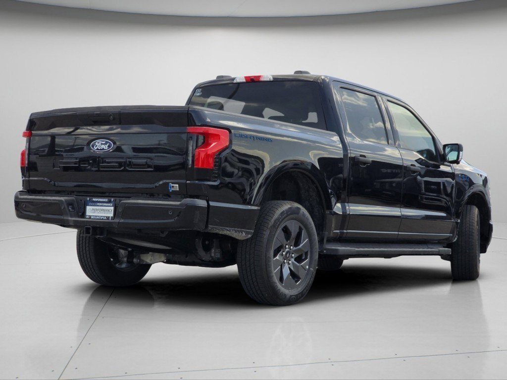 New 2024 Agate Black Metallic Ford XLT image 21
