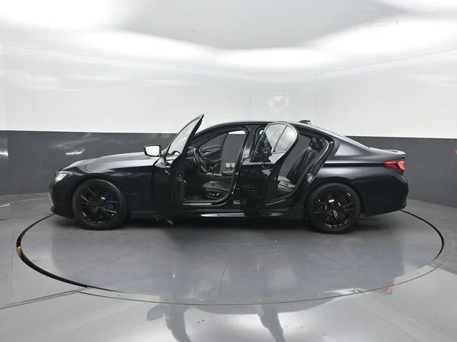 Used 2021 Black BMW M550i xDrive image 38