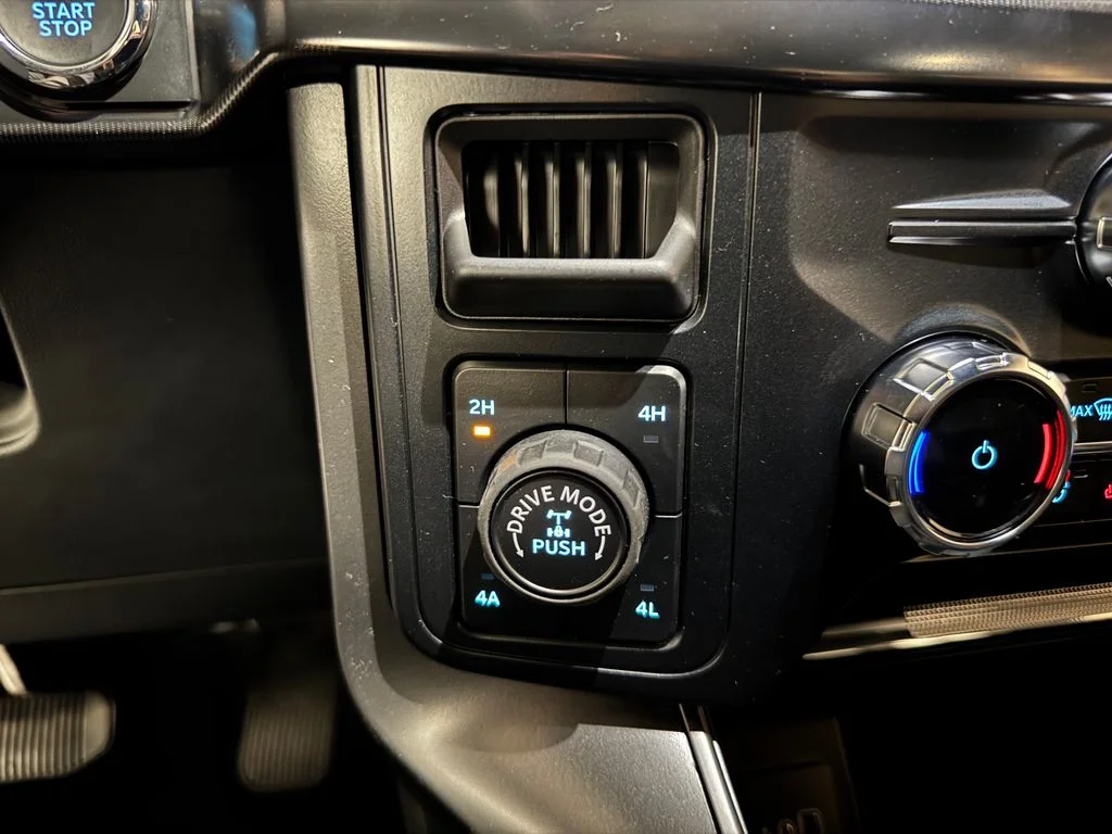 New 2026 Black Ford Lariat image 32