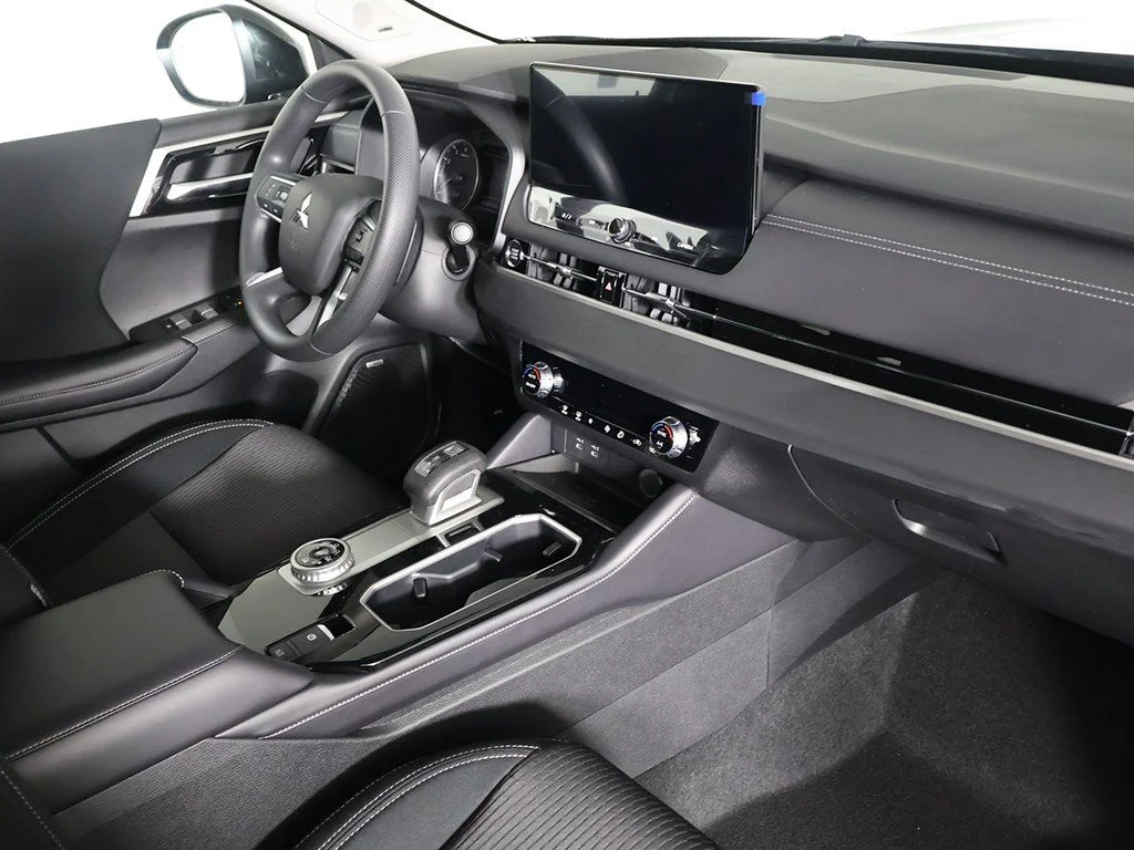 New 2026 Black Mitsubishi ES image 28