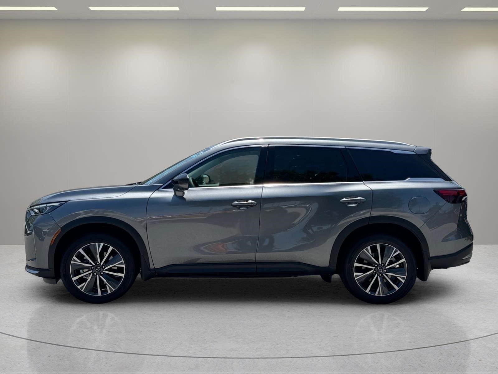 New 2027 Graphite Shadow INFINITI LUXE image 2