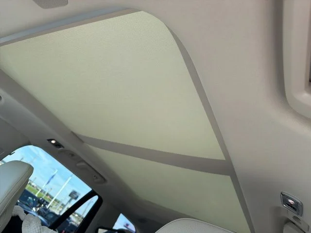 Used 2021 White Volvo T5 Momentum image 13