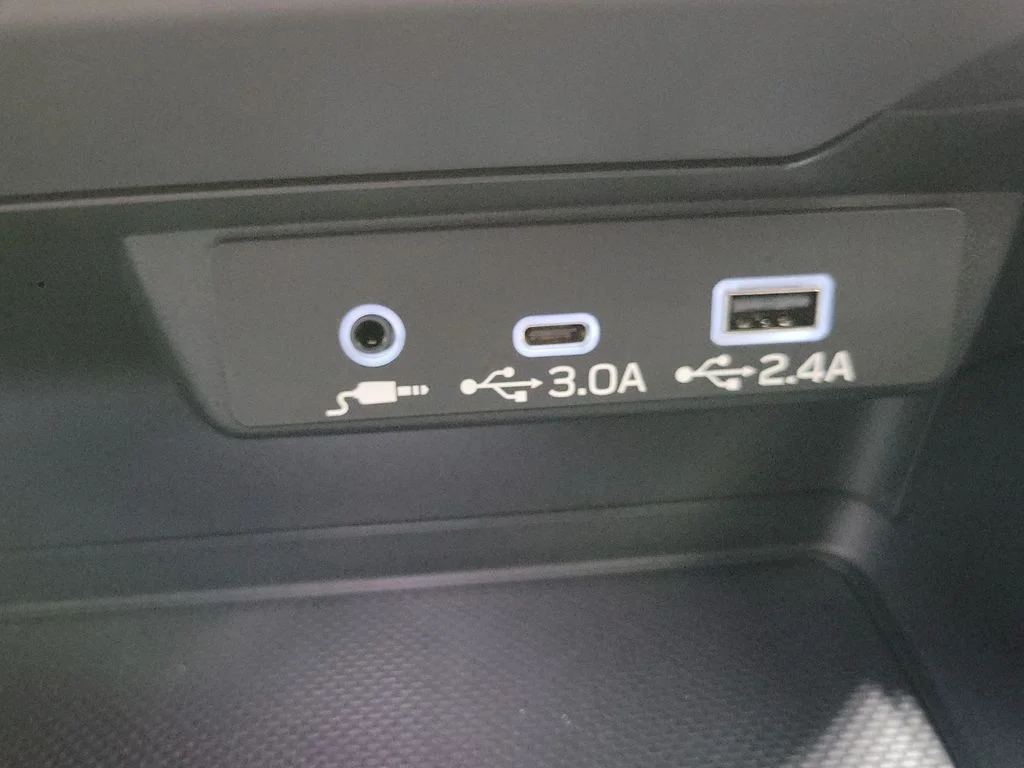 Used 2025 Beige Subaru Premium image 38