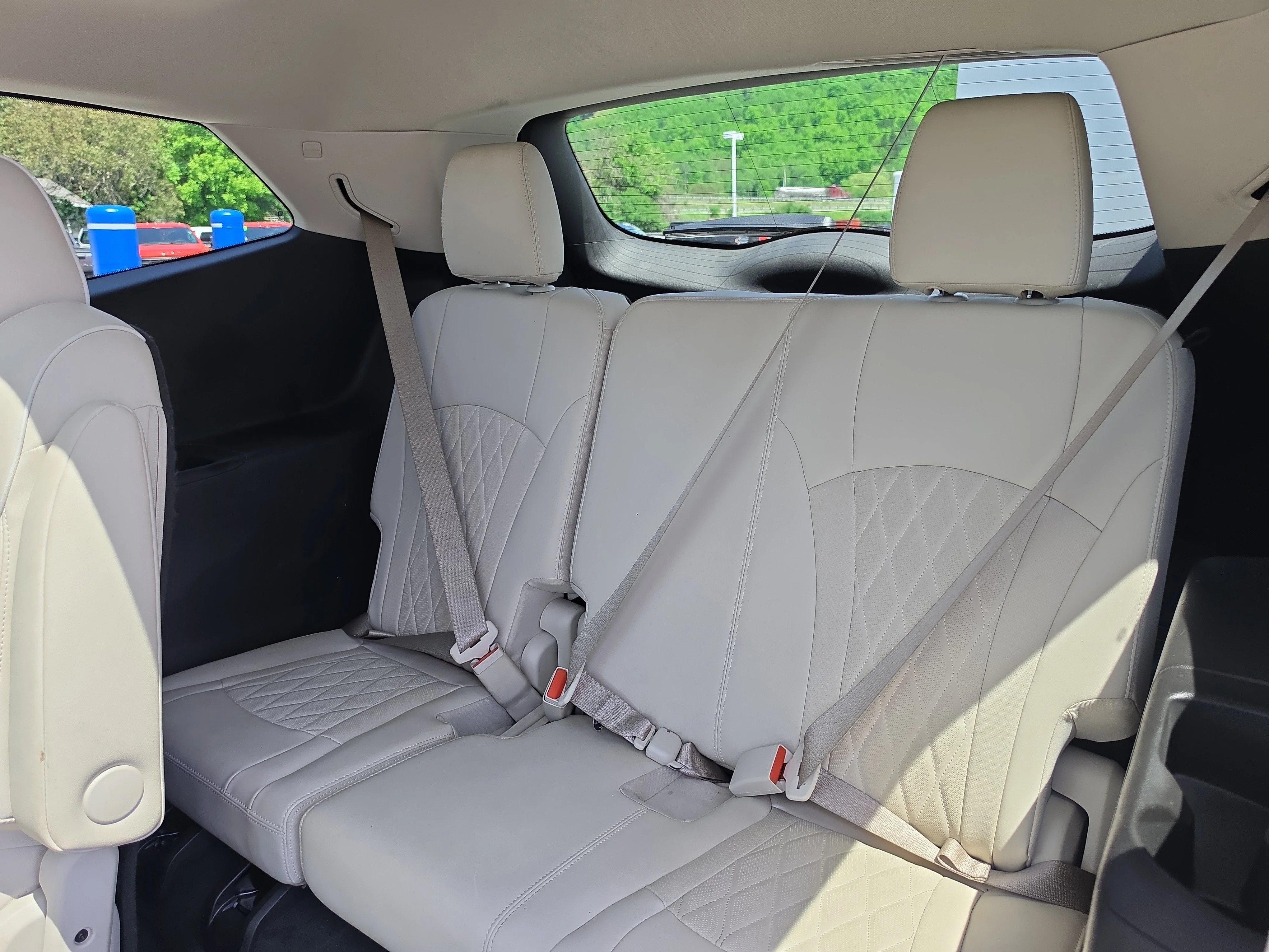 Used 2023 White Frost Tricoat Buick Avenir image 15