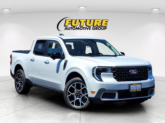 Used 2025 White Ford Lariat image 1