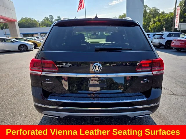 Used 2018 Black Volkswagen SEL Premium image 8