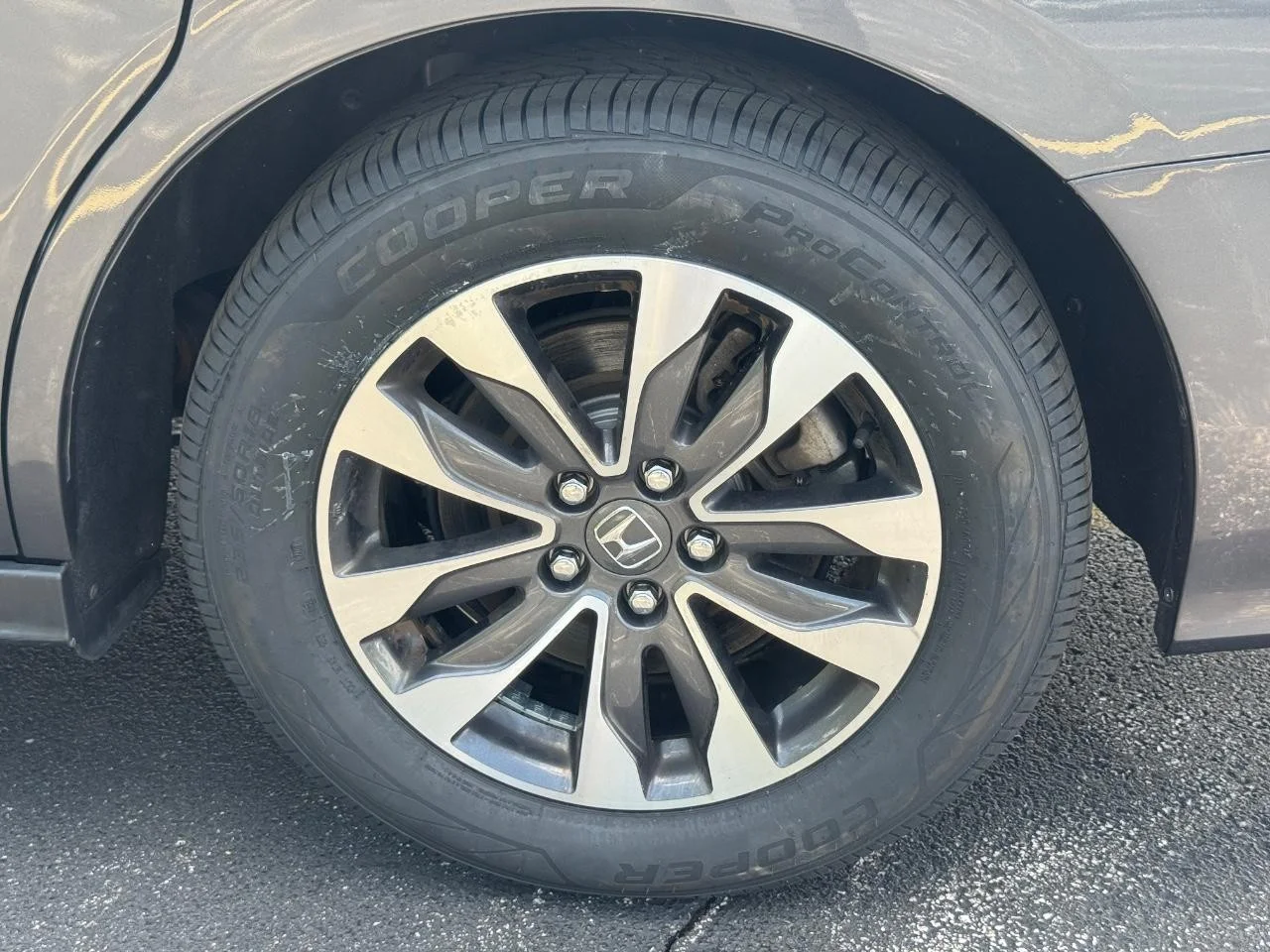 2024 Honda Odyssey EX-L - Photo 8