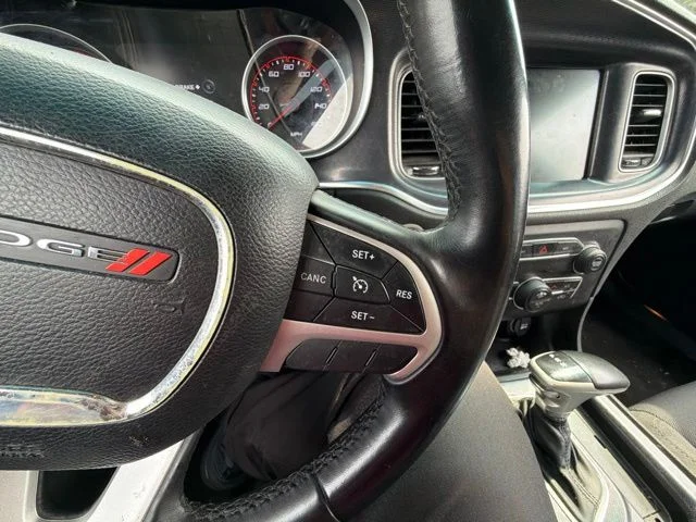 Used 2015 Red Dodge SXT image 14
