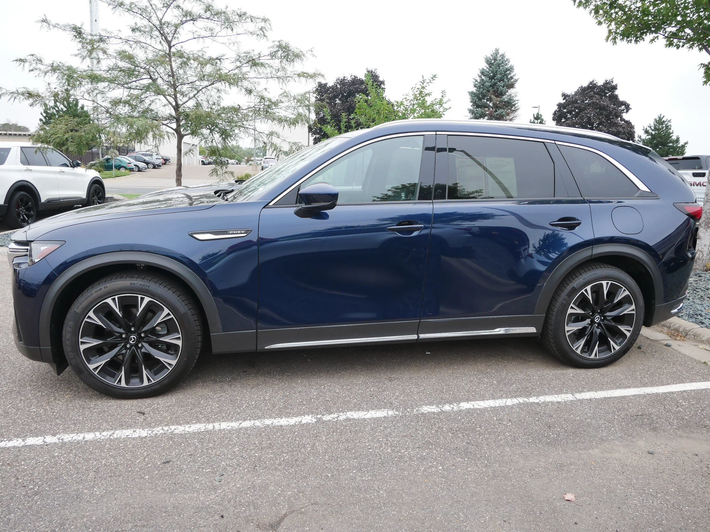 Used 2024 Deep Crystal Blue Mica Mazda Premium image 4