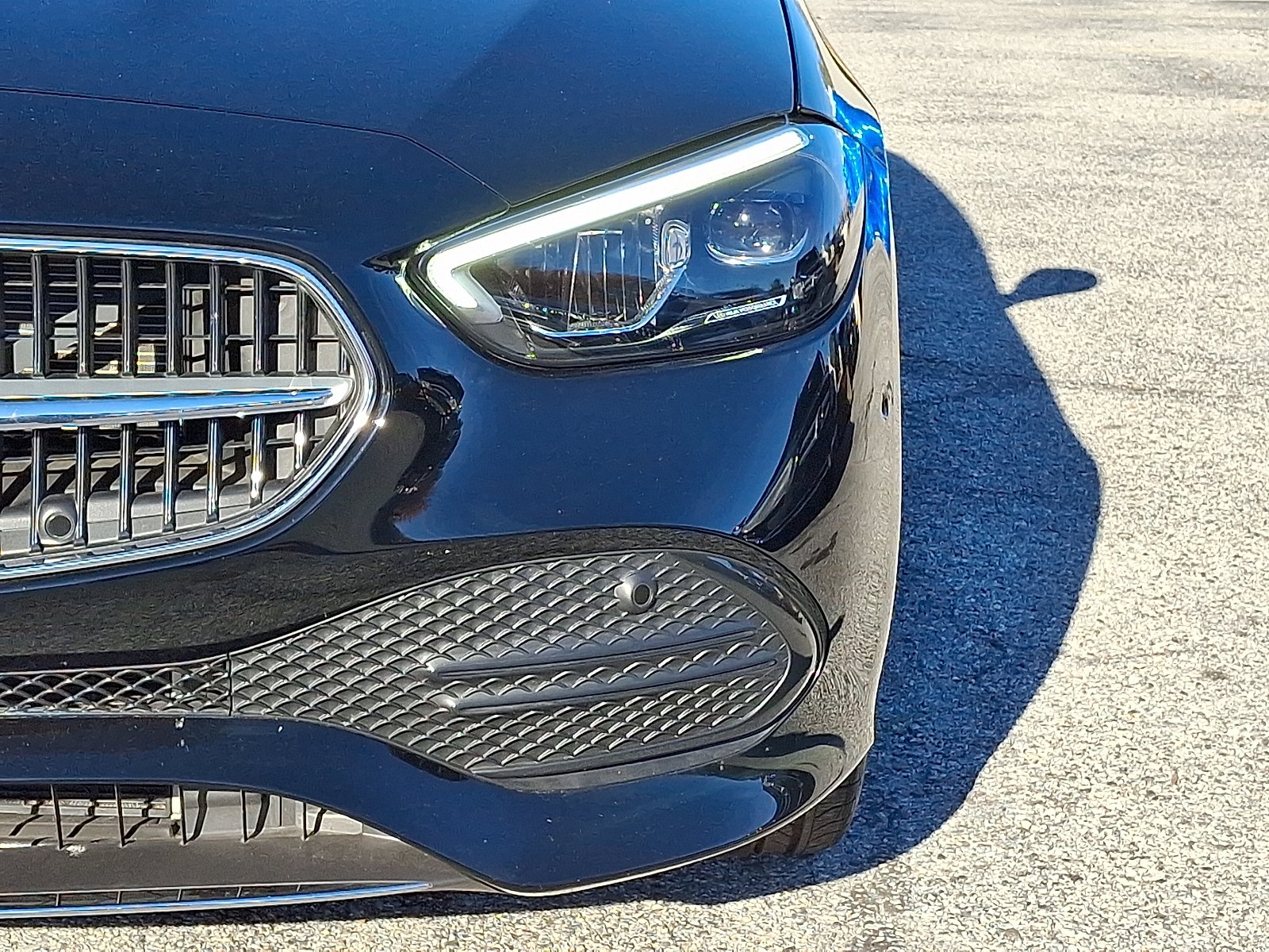 2025 Mercedes-Benz C-Class Sedan C 300 - Photo 9