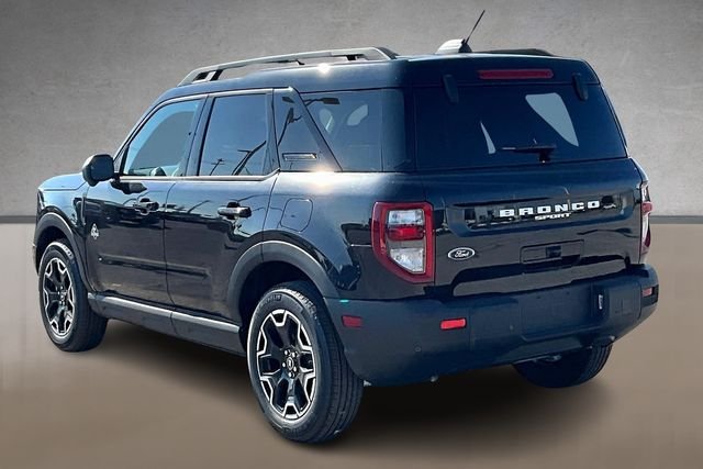 New 2025 Shadow Black Ford Outer Banks image 3