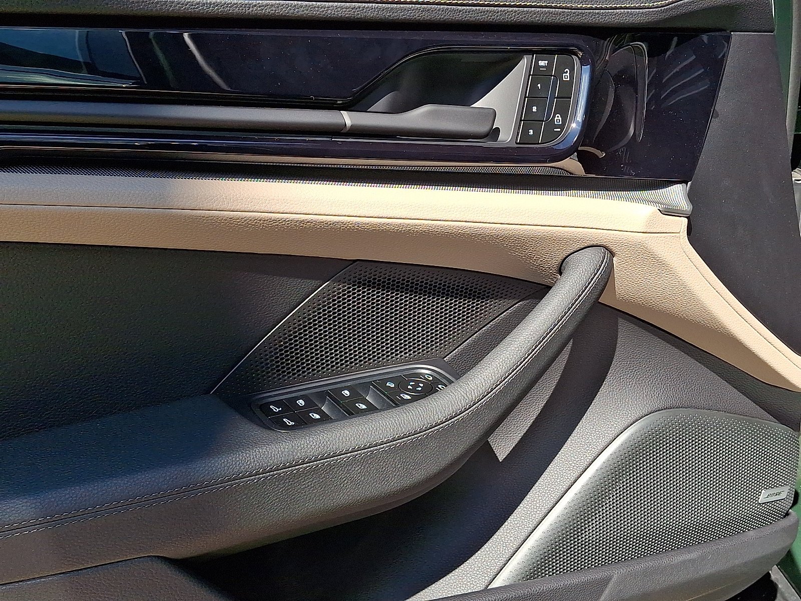 New 2026 Oak Green Metallic Neo Porsche 4 image 15