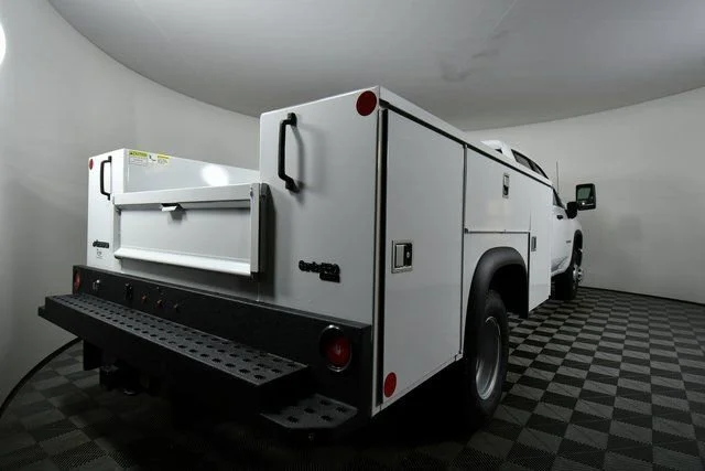 New 2026 Summit White Chevrolet Work Truck image 11